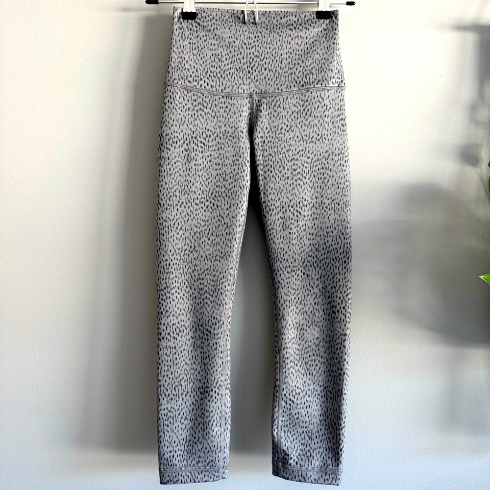 Lululemon Women’s Cropped High Waist Wunder Animal Leopard Print Leggings, Sz 2